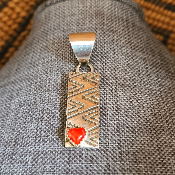 Beautiful Native American Navajo Sterling and Coral Pendant ❤️ - Picture 1 of 8